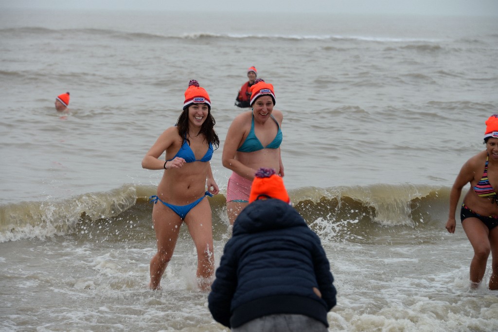 ../Images/Nieuwjaarsduik Noordwijk 2020 125.jpg